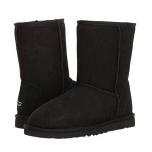 UGG Classic Short 'Black' Winter Boot Size 8